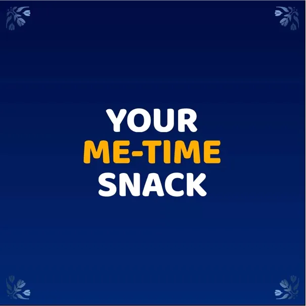 Afbeelding met de tekst 'your me-time snack'