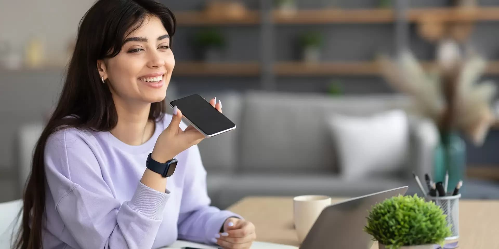 Vrouw aan het bellen